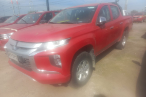MITSUBISHI L200 2.4 KATANA CRT 4X4 AÑO 2022 (SANTIAGO)  RXDY30